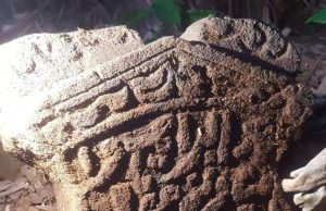 Penemuan Batu Nisan Beraksara Arab Pegon, Dilingkungan Gempo Kulon Kecamatan Purwakarta Kota Cilegon