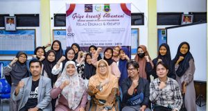 Griye Kreatif Al Bantani: Public Speaking for Upgrading Skill