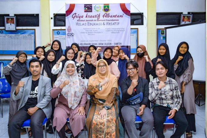 Griye Kreatif Al Bantani: Public Speaking for Upgrading Skill