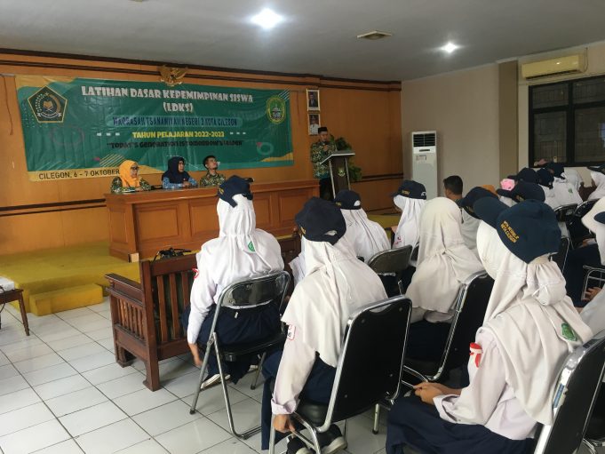 Diguyur Hujan, MTs N 2 Kota Cilegon Sukses Menggelar LDKS