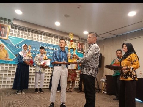 Ngerakse Lan Ngerupiye Base Jawe Cilegon, Sebuah Apresiasi Bahasa dan Sastra Daerah Melalui Nalek Cerita Bebasan