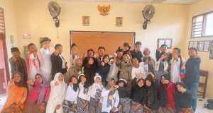 SUKSES GELAR PEMENTASAN TEATER GEGER CILEGON OLEH KELAS 9 B, SMPN 5 KOTA CILEGON