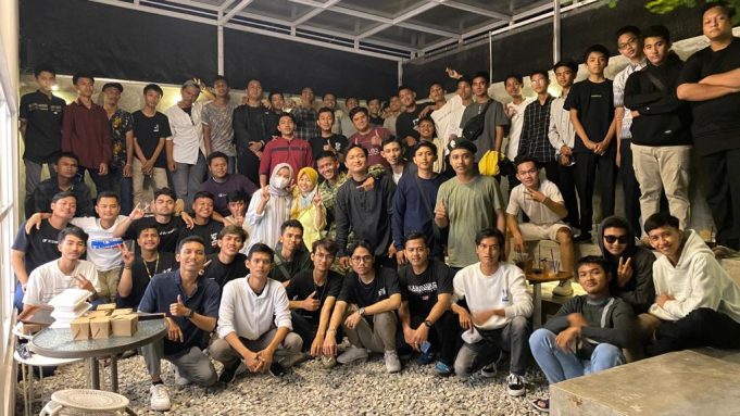 ALUMNI SMK KS CILEGON LINTAS ANGKATAN MENGADAKAN BUKA BERSAMA