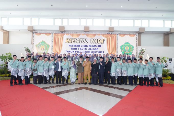 “MAN 1 Kota Cilegon Celebrates Haflatul Wada’ Event: Nurturing an Intelligent Generation with Noble Character”