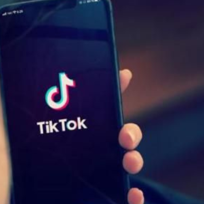 “Menjaga Batasan dan Etika: Panduan Penggunaan Roleplayer dengan Bijak di Dunia Digital”