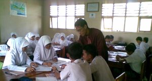 Artikel Ilmiah: PENGARUH PENERAPAN MODEL PEMBELAJARAN BERDASARKAN MASALAH (PROBLEM BASED INSTRUCTION) TERHADAP MOTIVASI BELAJAR DAN PRESTASI BELAJAR SISWA PADA PEMBELAJARAN FISIKA, Oleh:M.Taufiqurrohim Syah