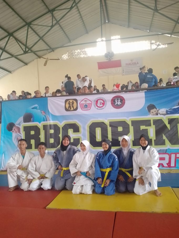 Siswa-siswi MAN 2 Kota Cilegon Berjaya di Kejuaraan Judo Pelajar 2023