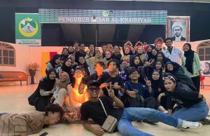 “Pertunjukan Teater Malam Inagurasi Sebawon Universitas Al-Khairiyah Memukau Penonton”