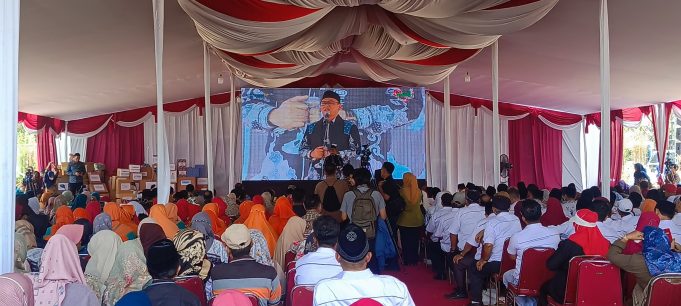 Dialog tentang Kemajuan Pembangunan di Jombang Menyuarakan Kenaikan Honor dan Peningkatan Fasilitas Belajar