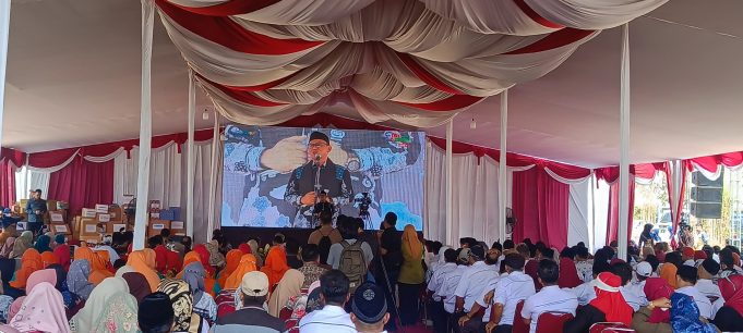 Empowering Tomorrow: Advancements in Education and Community Honor in Jombang