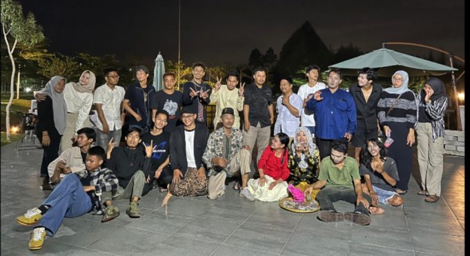 Pementasan “AWUG-AWUG SIOS” oleh UBRUG CILEGON di Kalaka Kafe