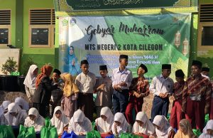 MTs N 2 Cilegon Jadikan 10 Muharram Sebagai Momen Santunan