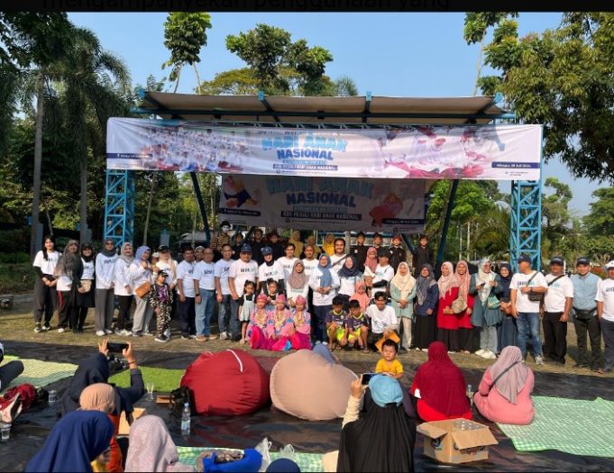Tingkatkan Literasi di Cilegon, PT KBS Donasikan Ratusan Buku Melalui Perpustakaan Keliling