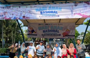 Boosting Literacy in Cilegon: PT KBS Donates Hundreds of Books Through Mobile Library