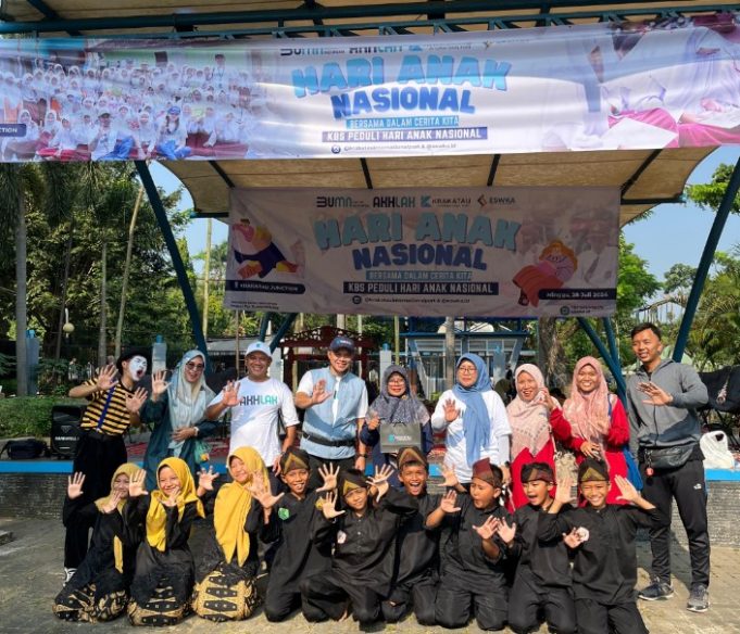 Boosting Literacy in Cilegon: PT KBS Donates Hundreds of Books Through Mobile Library