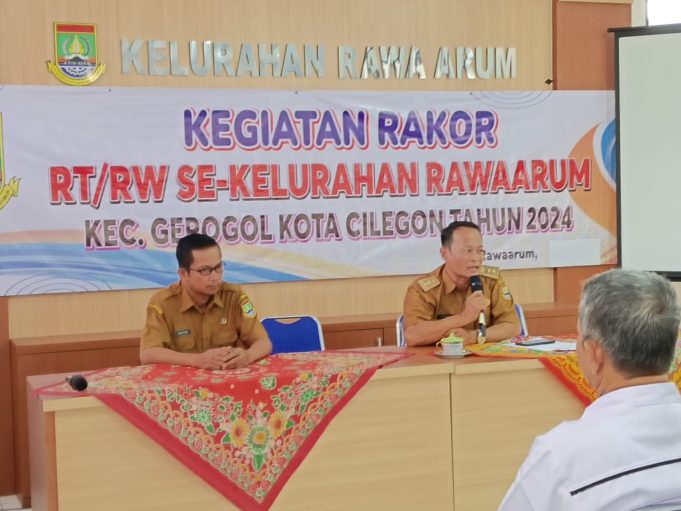 Rapat Koordinasi Ketua RT dan RW se-Kelurahan Rawa Arum Bahas Program Pemerintah