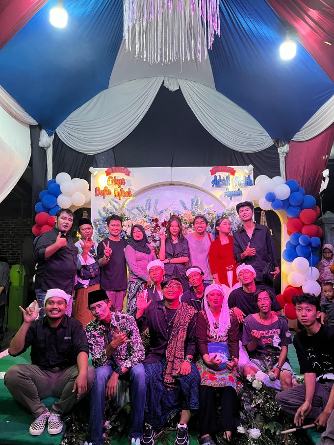 Festive Night in Gerem: Ubrug Cilegon Brings Joy to Circumcision Celebration