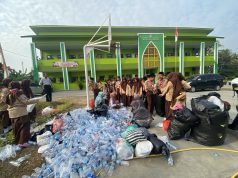 MTsN 2 KOTA CILEGON MENERAPKAN ECOBRICK