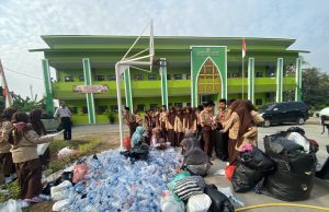 MTsN 2 KOTA CILEGON MENERAPKAN ECOBRICK