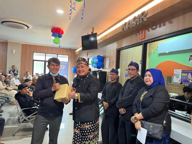 Samsat Cikokol Rayakan HUT ke-24 Banten dengan Layanan Unik dan Hadiah Menarik bagi Wajib Pajak