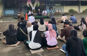 Panaskan Mesin Kebudayaan dengan Latar Karya
