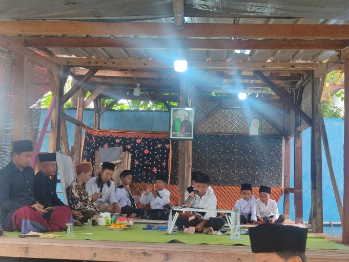 Echoes of Salawat in Cilegon: Young Santri Close 2025 with Classical Islamic Text Memorisation