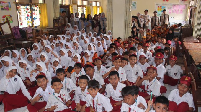 KKM Tematik 34 Untirta Sosialisasikan Anti Bullying di SDN Tegalratu Cilegon