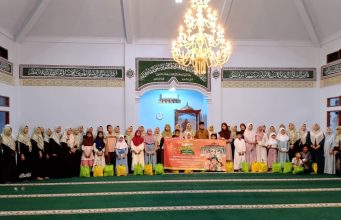 Satu Hati di Cidunak: Kolaborasi Budaya dan Religi Santuni Puluhan Yatim & Dhuafa