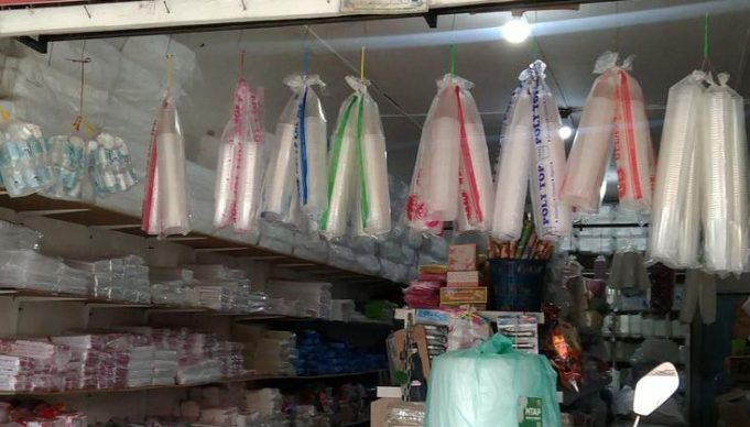 Pajak Plastik di Indonesia: Solusi Mengurangi Sampah atau Beban Baru bagi Masyarakat?
